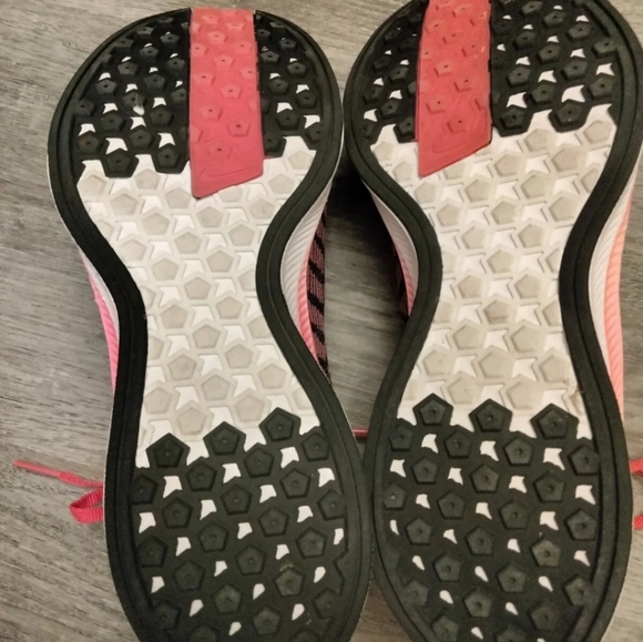 Nike Pegasus 2 Running Shoe - Picture 3 of 6